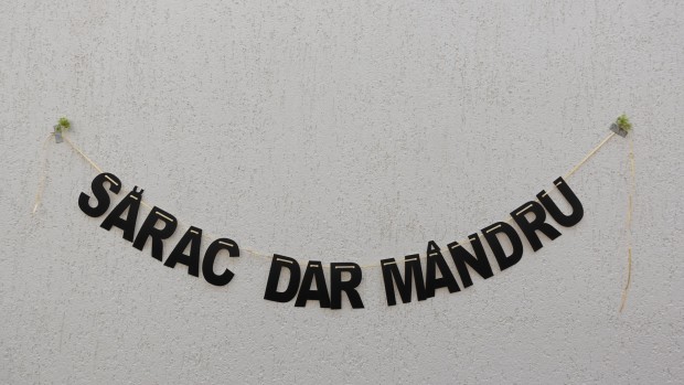 Garland "SĂRAC DAR MÂNDRU"