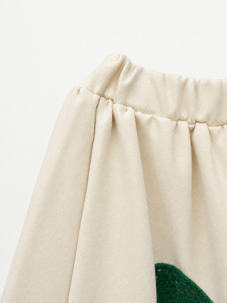 The Skirt with Three Green Moons